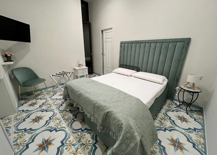 Hotel Dei Gerolomini Neapel